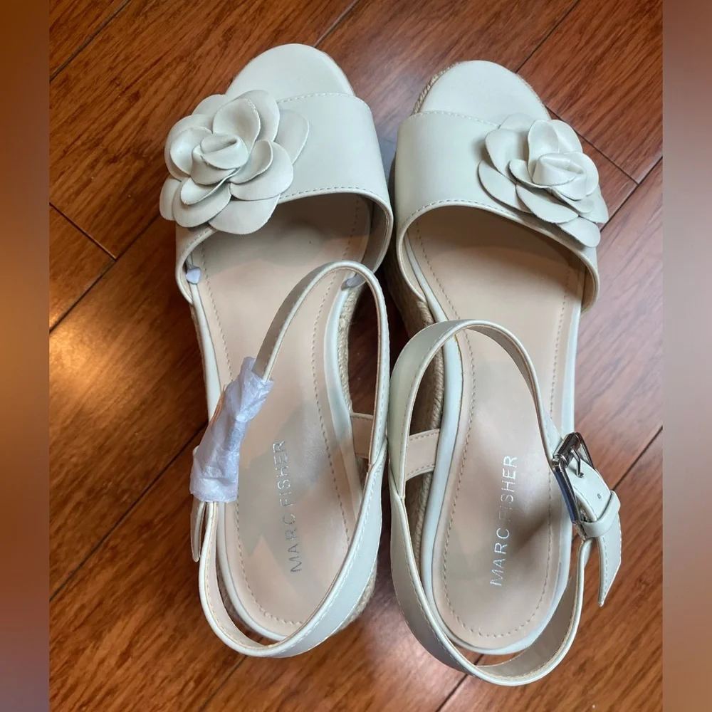 Marc Fisher ivory white wedge sandals, Platform Flower Wedges